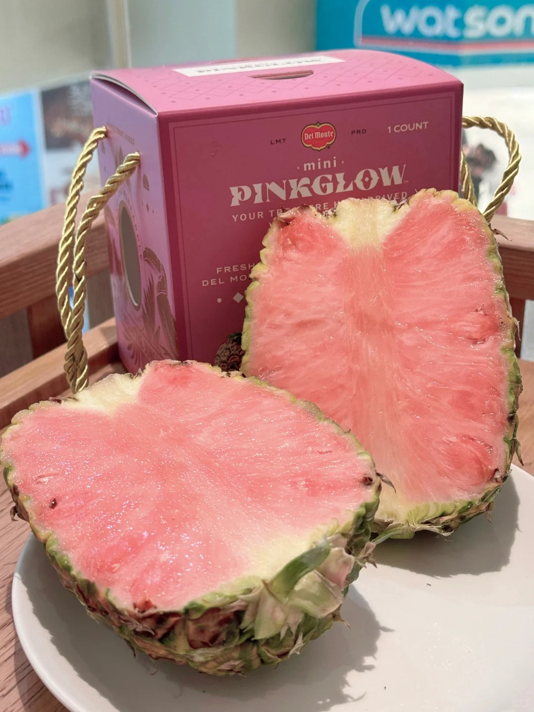 Cư d&acirc;n mạng xứ Trung đang ph&aacute;t cuồng với dứa ruột hồng "b&aacute;nh b&egrave;o": Quả xịn h&eacute;t gi&aacute; gần 3 triệu đồng, đ&aacute;ng tiền hay chỉ l&agrave; m&aacute;c "thuế IQ"?- Ảnh 13.