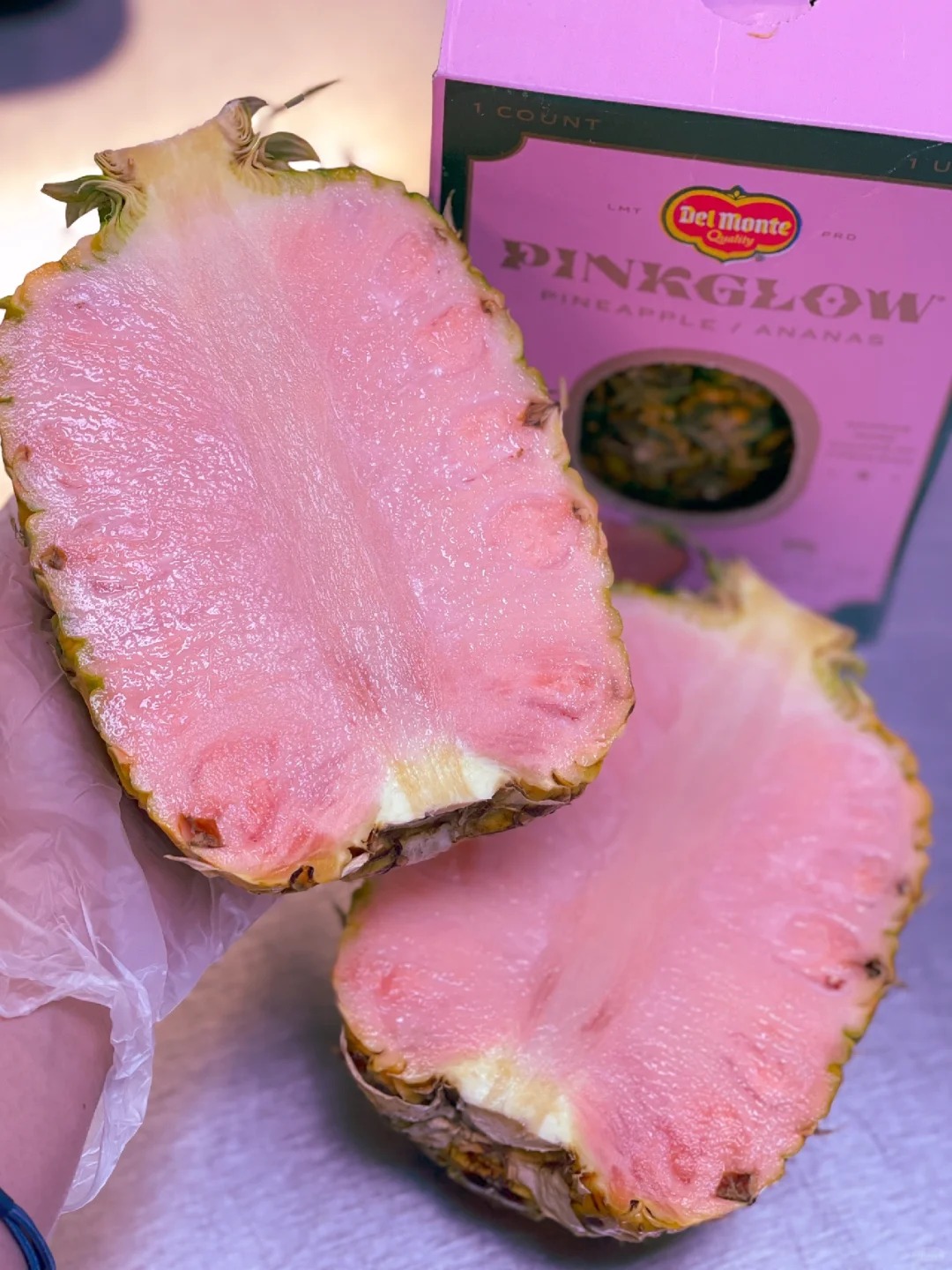 Cư d&acirc;n mạng xứ Trung đang ph&aacute;t cuồng với dứa ruột hồng "b&aacute;nh b&egrave;o": Quả xịn h&eacute;t gi&aacute; gần 3 triệu đồng, đ&aacute;ng tiền hay chỉ l&agrave; m&aacute;c "thuế IQ"?- Ảnh 3.