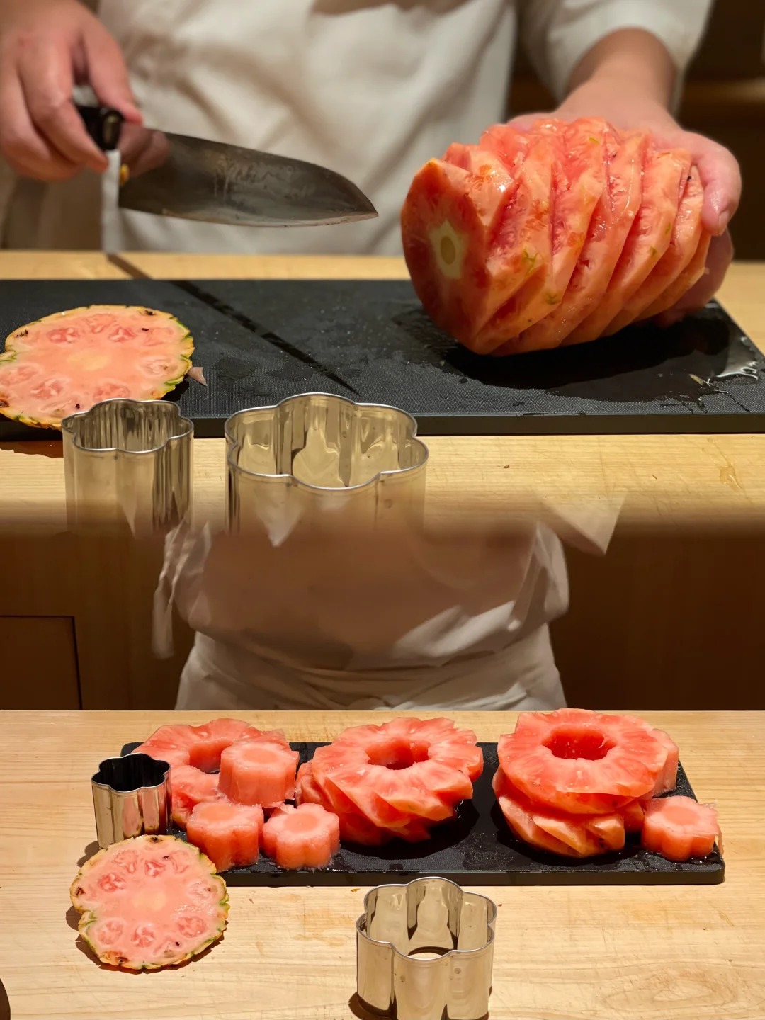 Cư d&acirc;n mạng xứ Trung đang ph&aacute;t cuồng với dứa ruột hồng "b&aacute;nh b&egrave;o": Quả xịn h&eacute;t gi&aacute; gần 3 triệu đồng, đ&aacute;ng tiền hay chỉ l&agrave; m&aacute;c "thuế IQ"?- Ảnh 6.