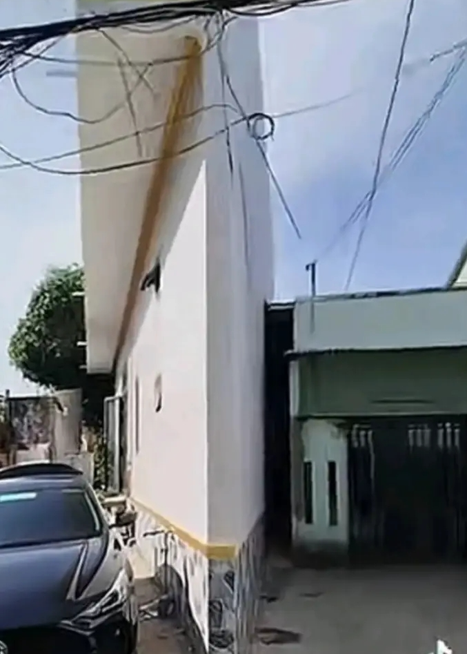 To&agrave;n cảnh căn nh&agrave; mỏng nhất Cần Thơ: H&agrave;ng x&oacute;m tiết lộ th&ocirc;ng tin bất ngờ- Ảnh 3.