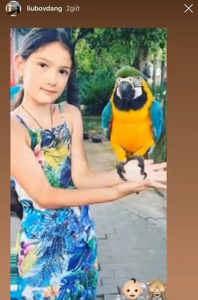 Kh&ocirc;ng thể tin đ&acirc;y l&agrave; em g&aacute;i thủ m&ocirc;n L&acirc;m T&acirc;y: "Thi&ecirc;n thần nhỏ" ho&aacute; mỹ nh&acirc;n ch&acirc;n d&agrave;i sexy, "cam thường" vẫn xinh v&ocirc; đối- Ảnh 3.