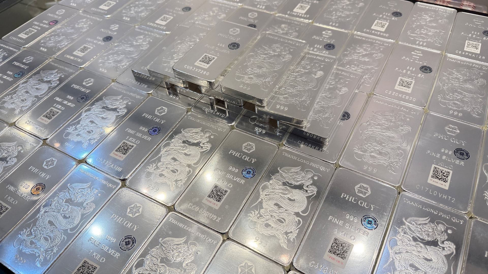 Gi&aacute; bạc s&aacute;ng nay giảm 3 triệu đồng/kg- Ảnh 1.