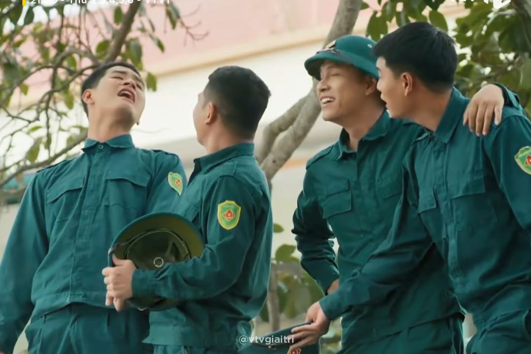 Đ&acirc;y l&agrave; cảnh phim Việt h&agrave;i hước nhất tuần qua: Ẵm 3 triệu view nhờ một ca kh&uacute;c nhạc chế, ai nghe cũng cười lăn lộn- Ảnh 3.