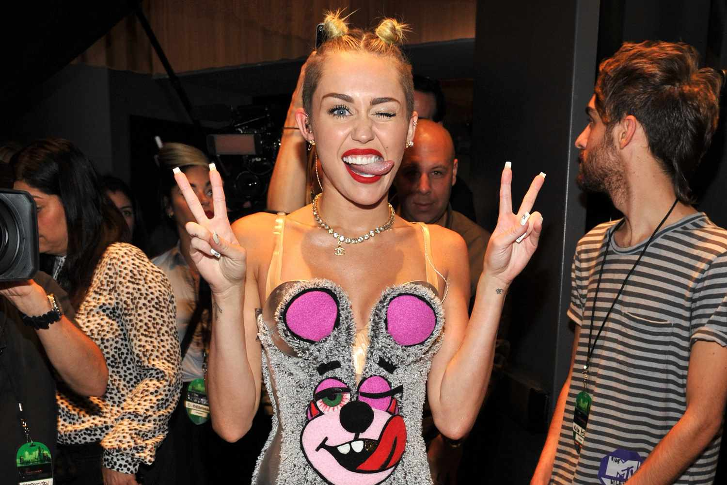 20 năm Miley Cyrus l&agrave; Hannah Montana khuấy đảo thế giới!- Ảnh 3.