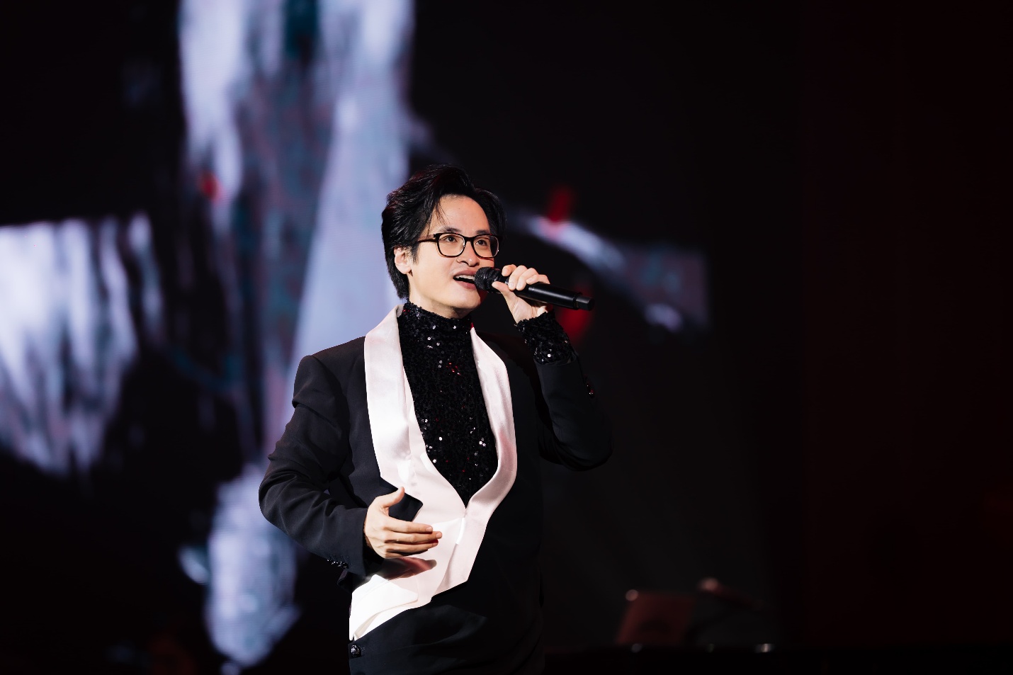 Lộ diện d&agrave;n sao khủng hội tụ tại concert của MSB!- Ảnh 1.