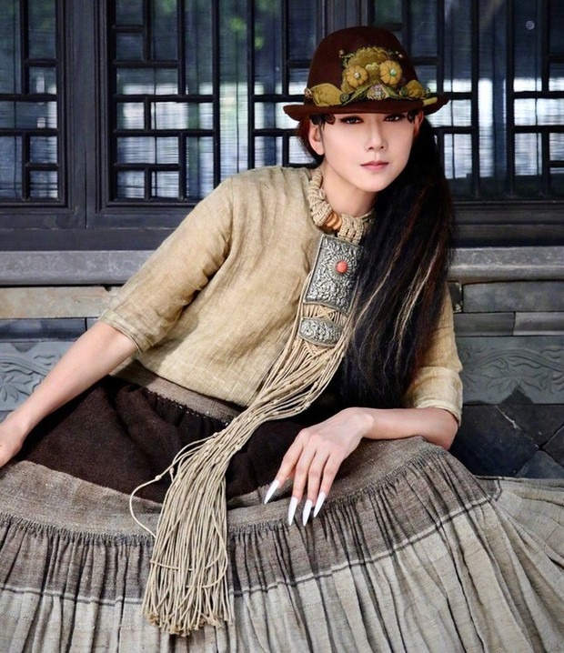 T&aacute;o đỏ kh&ocirc;ng gi&uacute;p bạn trẻ như Dương Lệ B&igrave;nh, nhưng học 1 điều từ "chim c&ocirc;ng l&agrave;ng m&uacute;a" sẽ l&agrave;m bạn bớt l&atilde;o h&oacute;a- Ảnh 3.