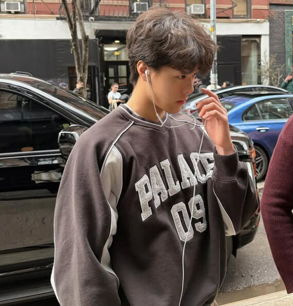 Con trai 17 tuổi cao 1m82 của Kwon Sang Woo v&agrave; &Aacute; hậu d&acirc;u hụt Samsung g&acirc;y sốt MXH- Ảnh 1.