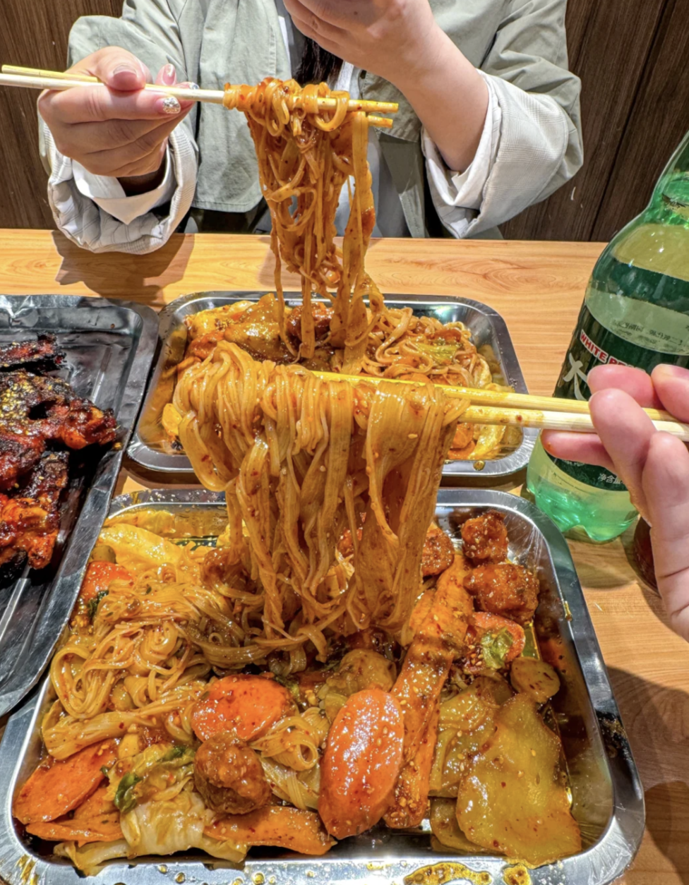 Ai m&ecirc; b&uacute;n phở chắc chắn phải th&egrave;m "chảy nước miếng" với 6 t&ocirc; m&igrave; nức tiếng v&ugrave;ng n&agrave;y: Nước d&ugrave;ng thanh ngọt, th&ecirc;m kh&uacute;c "x&iacute; qu&aacute;ch" th&igrave; qu&ecirc;n sầu!- Ảnh 10.