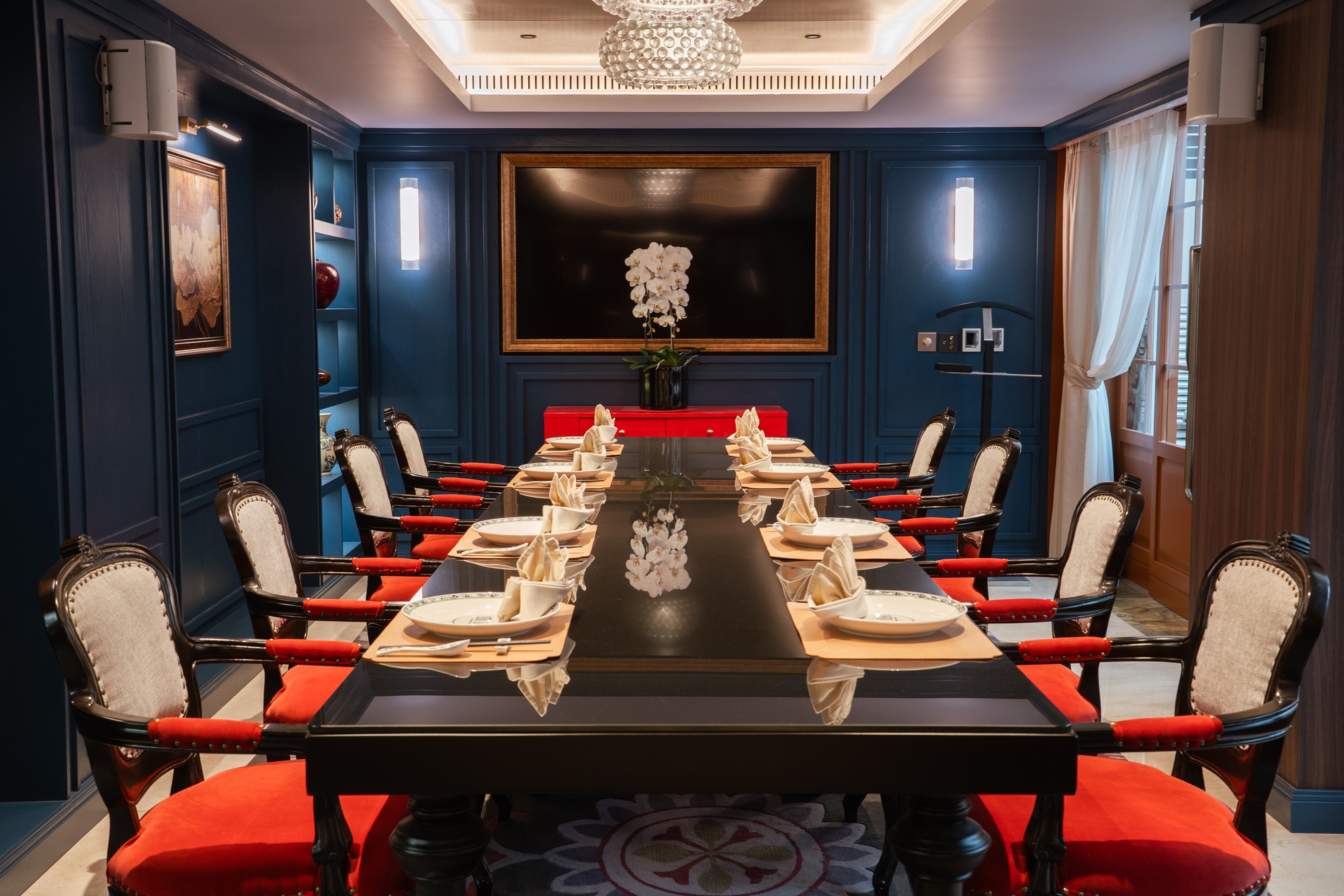 &Ocirc;ng lớn kh&aacute;ch sạn H&agrave; Nội đầu tư khủng, dựng 600m2 pin mặt trời tr&ecirc;n n&oacute;c kh&aacute;ch sạn di sản- Ảnh 4.