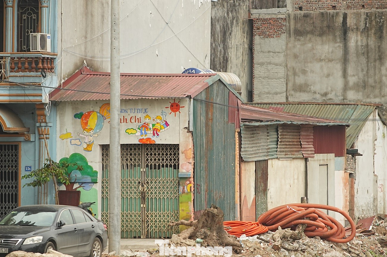 Kiến tr&uacute;c kỳ dị của những căn nh&agrave; mặt đường V&agrave;nh đai 1 H&agrave; Nội- Ảnh 10.