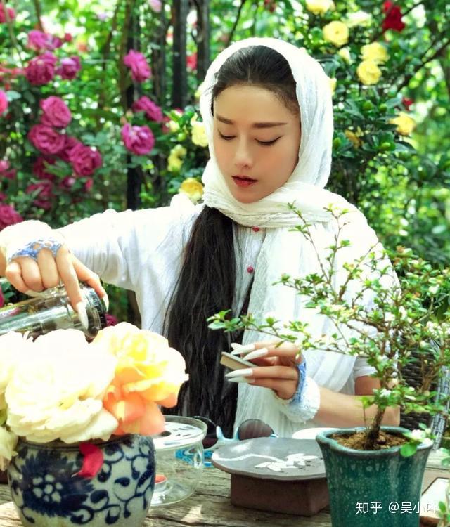 "Dương Lệ B&igrave;nh U70 nhưng kh&ocirc;ng gi&agrave; v&igrave; kh&ocirc;ng phải lấy chồng v&agrave; sinh con": Quan điểm g&igrave; lệch lạc vậy!- Ảnh 4.