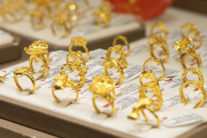 Gi&aacute; v&agrave;ng h&ocirc;m nay 13/3: Lao dốc, mất mốc 5.100 USD/ounce- Ảnh 1.