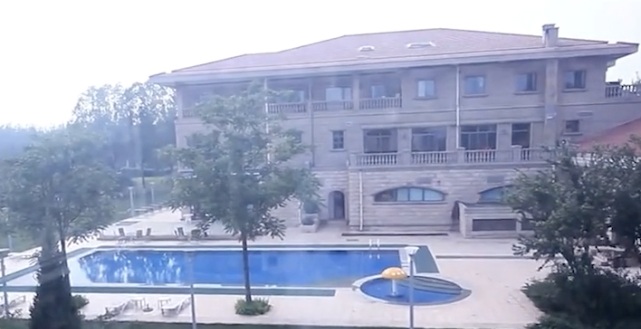 Cận cảnh biệt thự trị gi&aacute; 190 tỷ đồng rộng 666m2 của MC gi&agrave;u nhất showbiz- Ảnh 2.