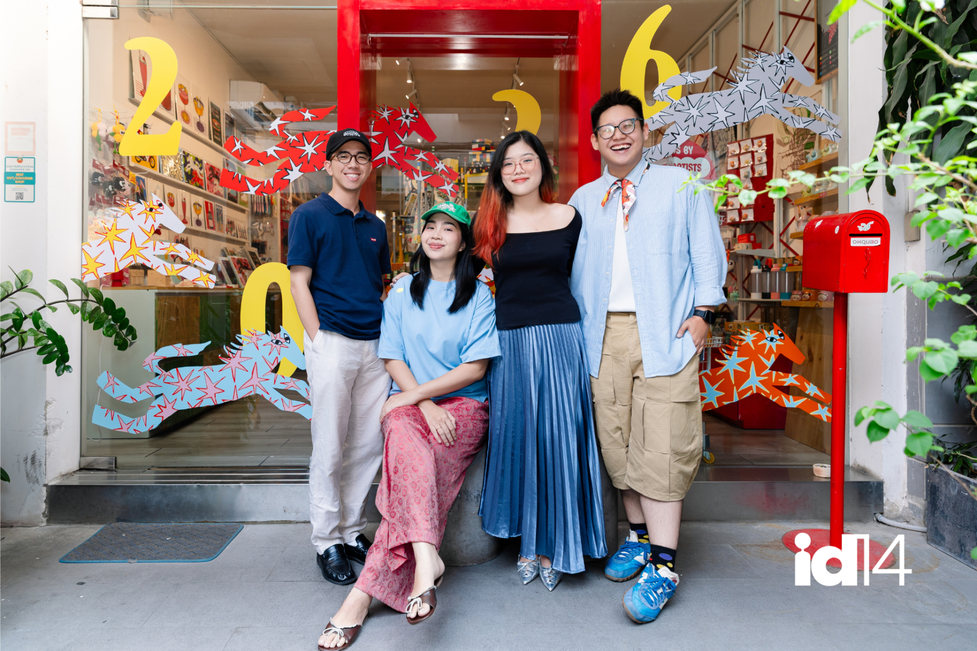 &ldquo;B&aacute;n qu&agrave; lưu niệm m&agrave; kh&aacute;ch chốt đơn h&agrave;ng chục triệu&rdquo; - B&ecirc;n trong hệ sinh th&aacute;i 150 nghệ sĩ Việt của OHQUAO v&agrave; tham vọng vươn ra quốc tế- Ảnh 1.