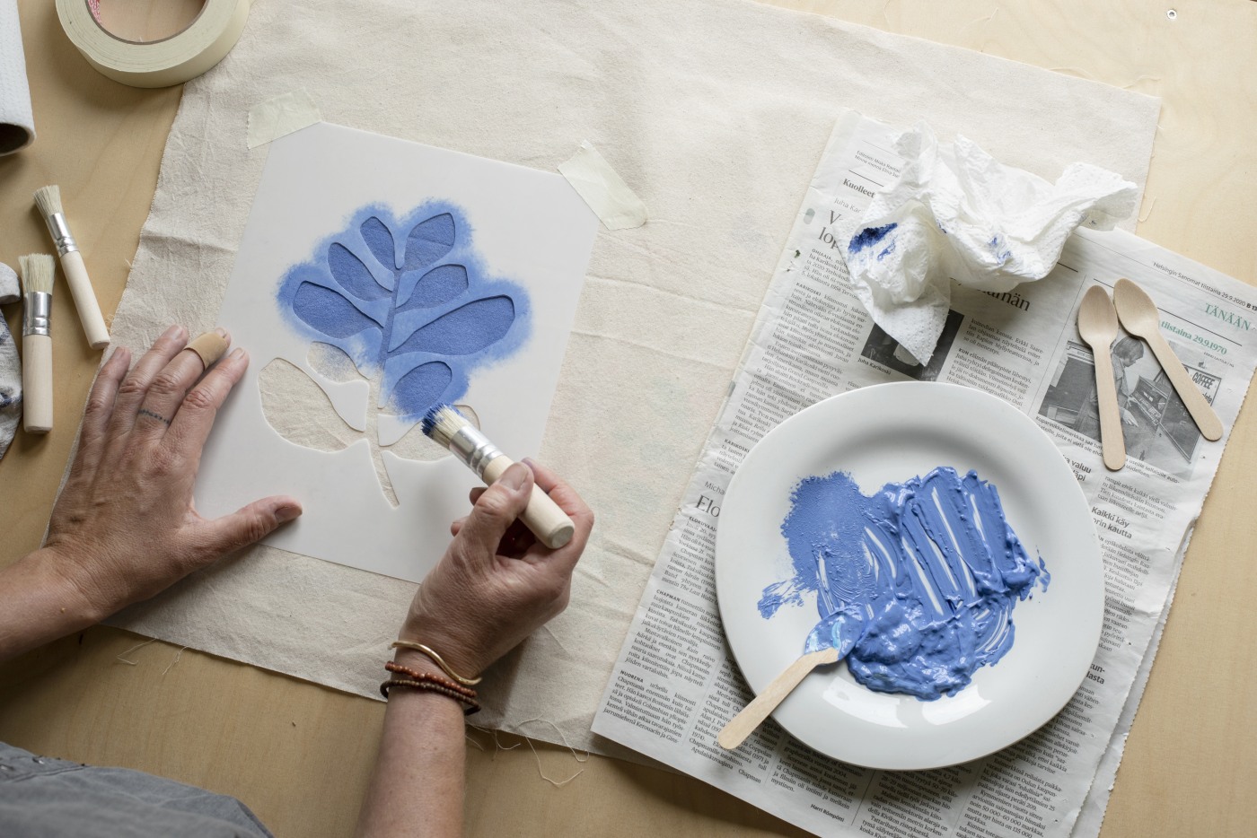 Tr&agrave;o lưu "Slowcation": Phụ nữ hiện đại chi ng&agrave;n đ&ocirc; sang tận ch&acirc;u &Acirc;u chỉ để... h&aacute;i hoa v&agrave; in vải chữa l&agrave;nh &aacute;p lực- Ảnh 8.