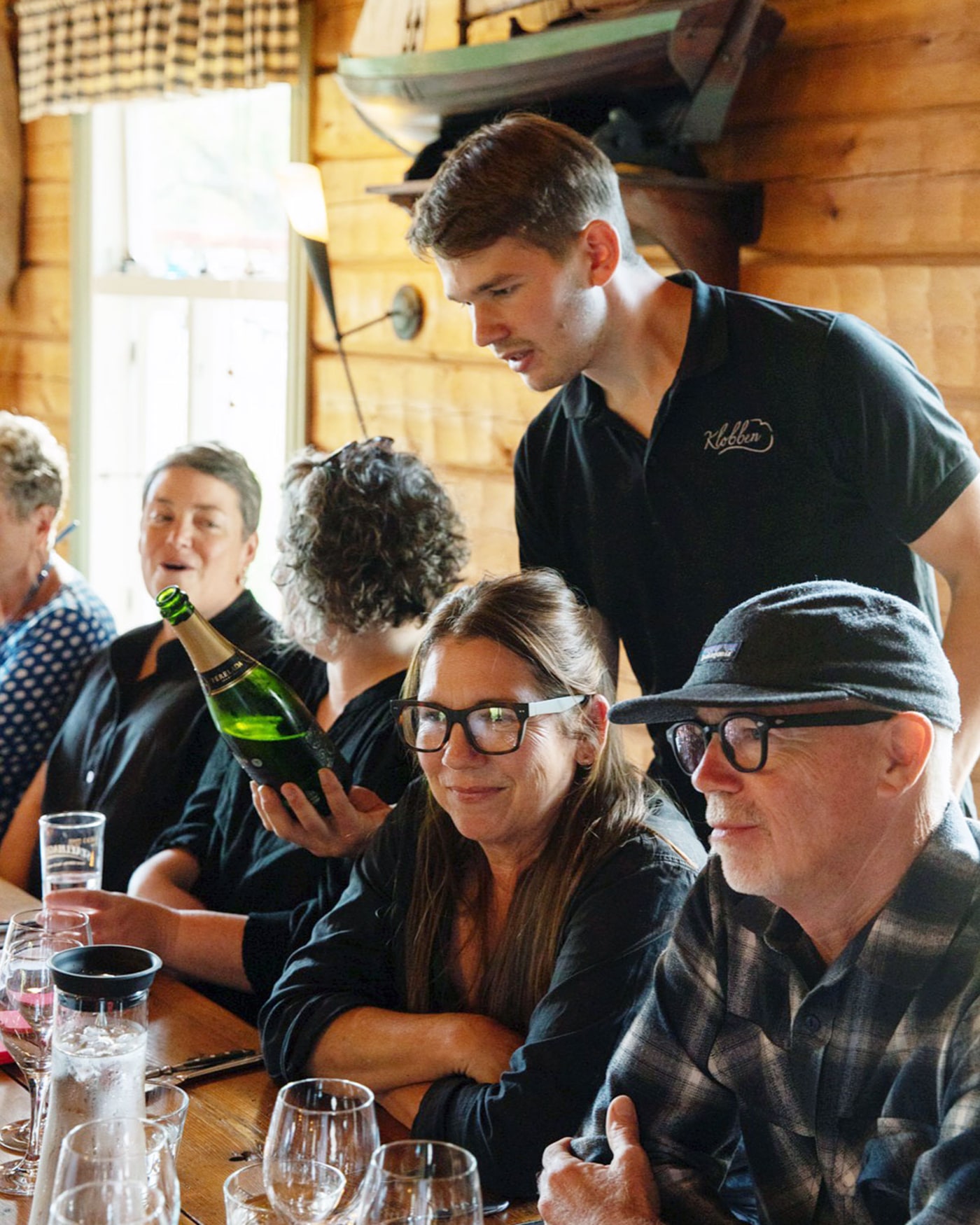 Tr&agrave;o lưu "Slowcation": Phụ nữ hiện đại chi ng&agrave;n đ&ocirc; sang tận ch&acirc;u &Acirc;u chỉ để... h&aacute;i hoa v&agrave; in vải chữa l&agrave;nh &aacute;p lực- Ảnh 7.