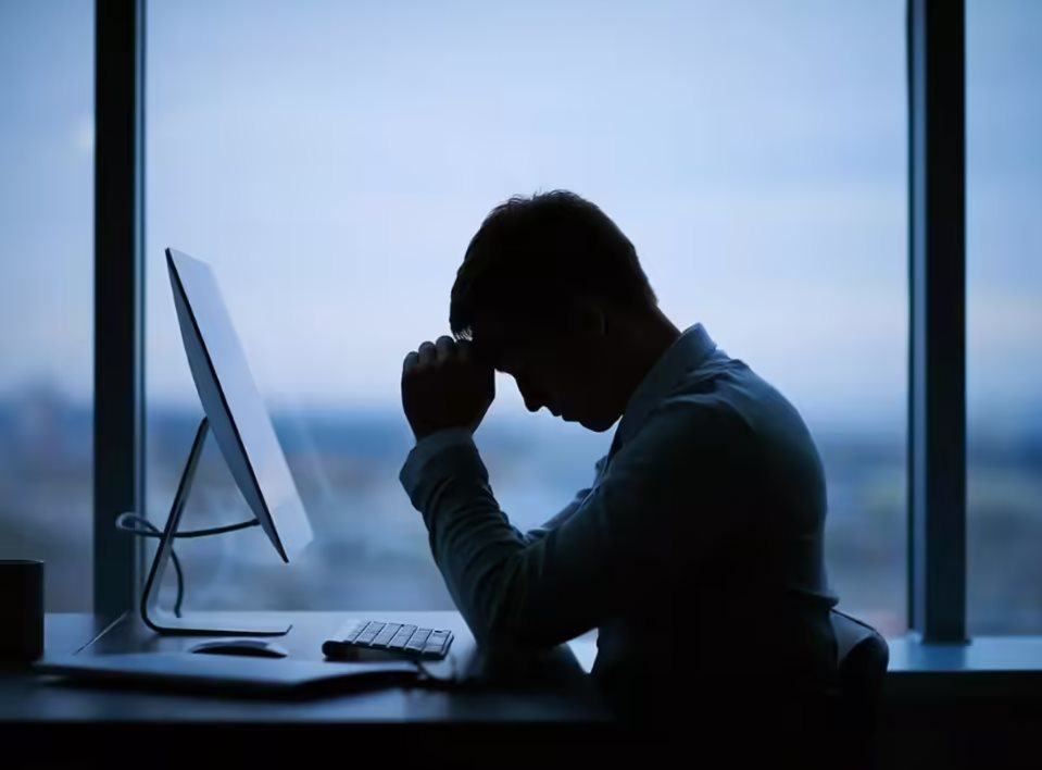 Lao động nghề &lsquo;sang chảnh&rsquo; bất an, từ khoe &lsquo;lương ngh&igrave;n USD&rsquo; đến cảnh mất niềm tin nhất to&agrave;n ng&agrave;nh- Ảnh 1.