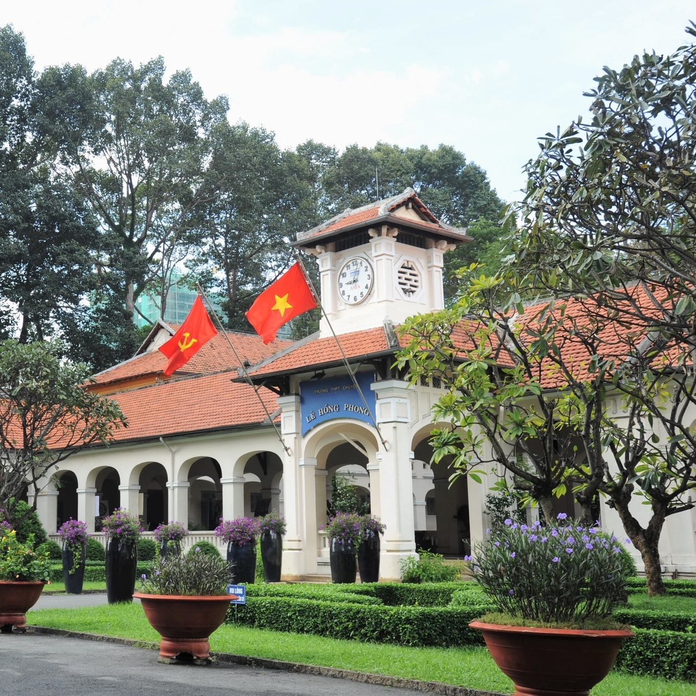 Ng&ocirc;i trường c&oacute; nhiều giải học sinh giỏi lớp 12 nhất TP.HCM năm 2026, l&agrave; trường THPT đầu ti&ecirc;n đưa AI v&agrave;o giảng dạy- Ảnh 6.