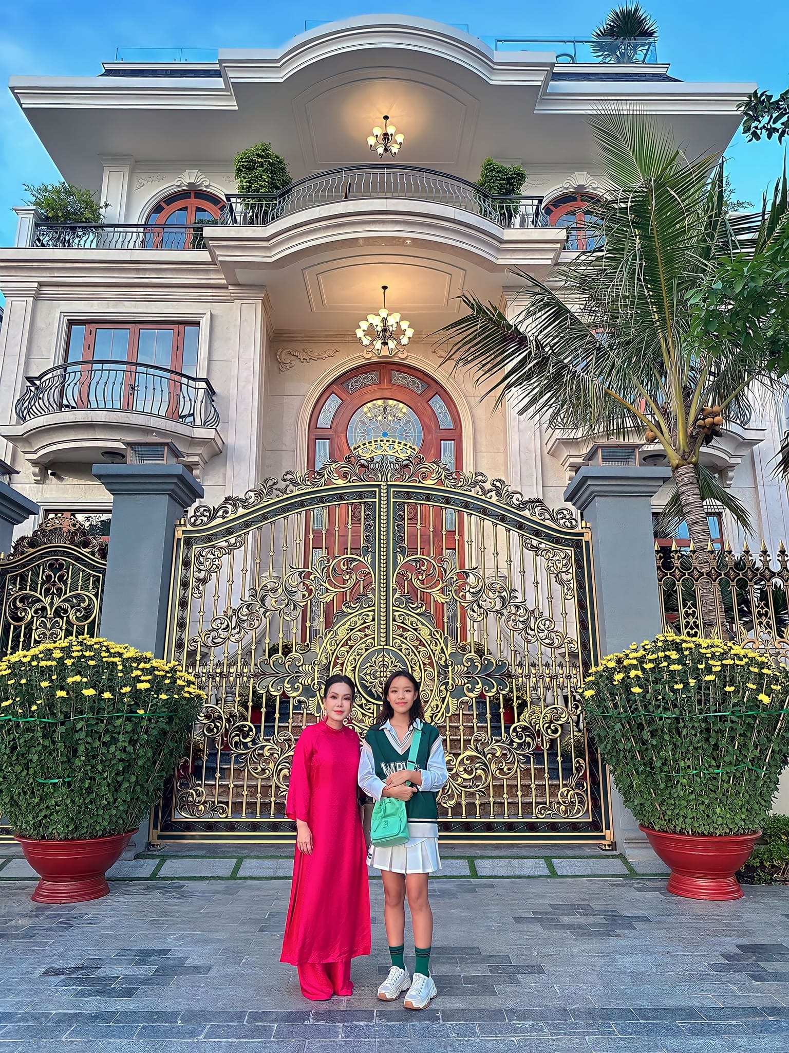 Nữ nghệ sĩ ở biệt thự 300 tỷ: 8/3 kh&ocirc;ng cần mua hoa v&igrave; ra vườn h&aacute;i l&agrave; c&oacute;- Ảnh 7.