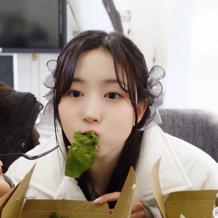 6 loại thực phẩm kh&ocirc;ng mặn nhưng ăn nhiều "ph&aacute; thận" chẳng k&eacute;m g&igrave; bia rượu, b&aacute;c sĩ: Ch&uacute;ng giấu cả "vựa" natri- Ảnh 4.