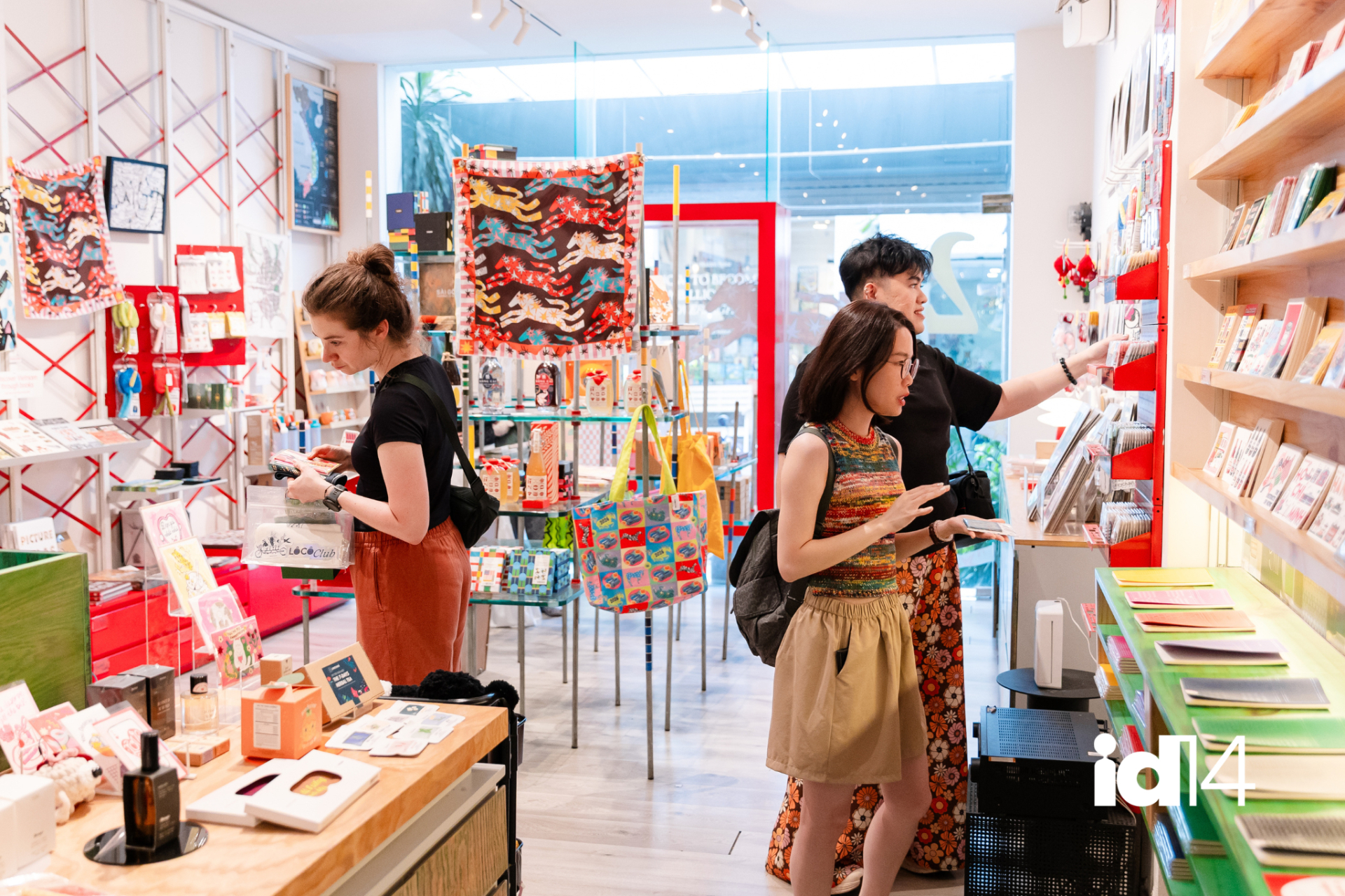 &ldquo;B&aacute;n qu&agrave; lưu niệm m&agrave; kh&aacute;ch chốt đơn h&agrave;ng chục triệu&rdquo; - B&ecirc;n trong hệ sinh th&aacute;i 150 nghệ sĩ Việt của OHQUAO v&agrave; tham vọng vươn ra quốc tế- Ảnh 17.