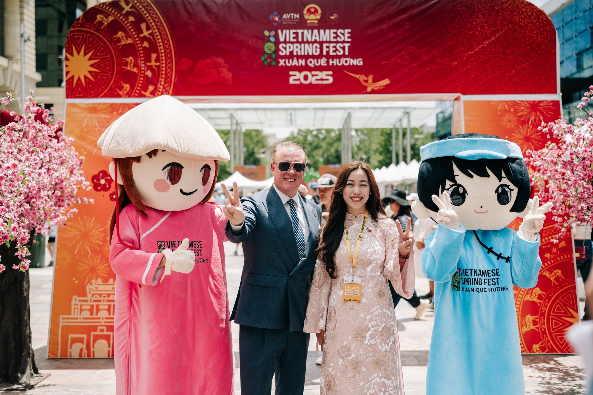 Kiều b&agrave;o về nước bầu cử: 'Cầm l&aacute; phiếu thấy r&otilde; tr&aacute;ch nhiệm với Tổ quốc'- Ảnh 3.