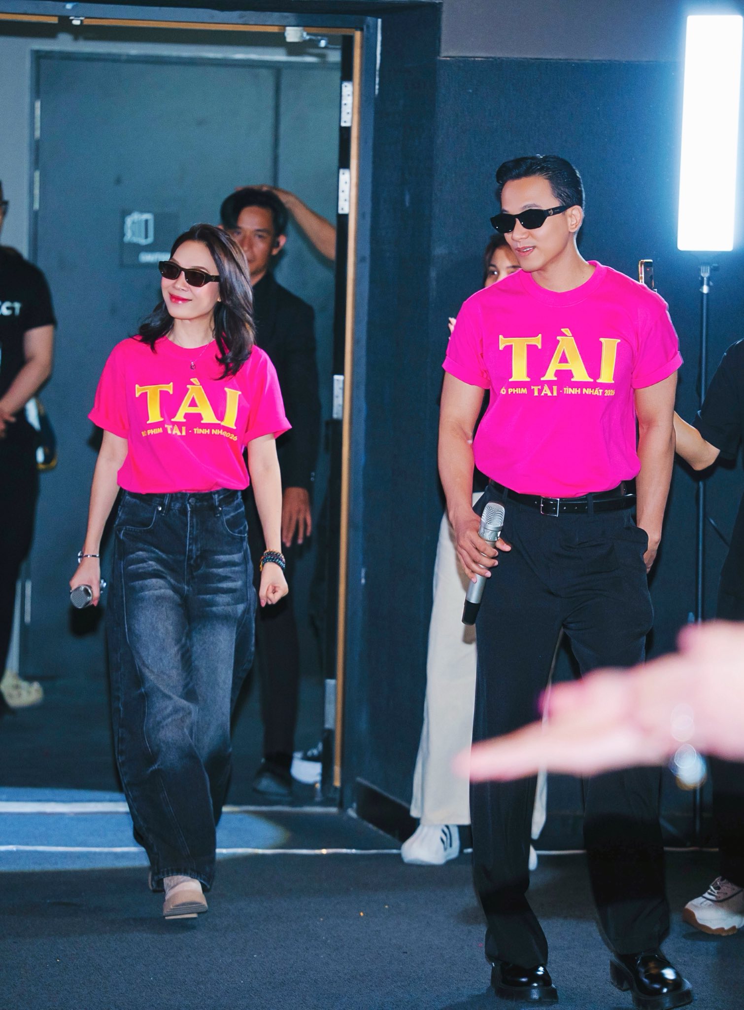 Cả nước ph&aacute;t sốt v&igrave; đoạn clip Mỹ T&acirc;m t&aacute;n tỉnh Mai T&agrave;i Phến, phản ứng đ&agrave;ng trai n&oacute;i l&ecirc;n nhiều điều- Ảnh 6.