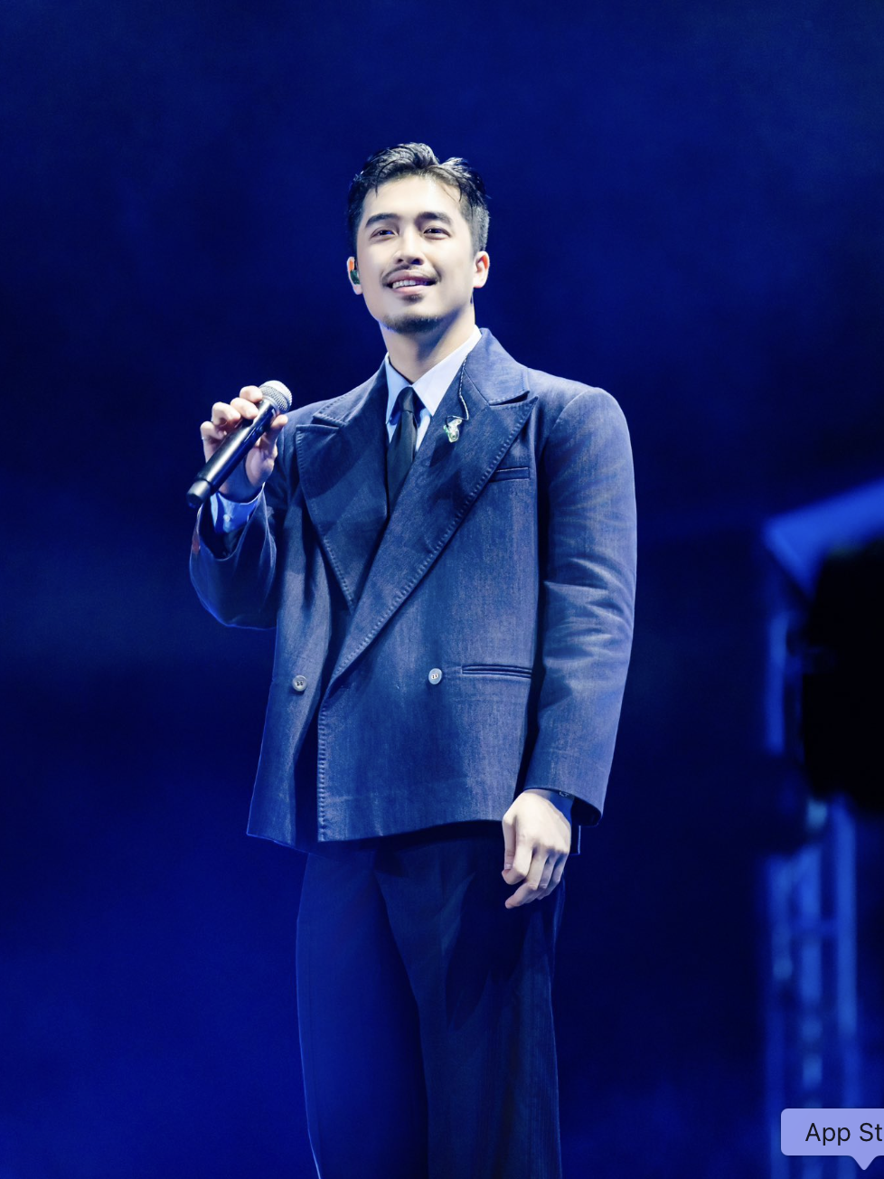 &ldquo;Ho&agrave;ng tử nhạc suy&rdquo; Việt Nam: Tốt nghiệp Học viện Khoa học Qu&acirc;n sự H&agrave; Nội, từng dạy tại trường Sĩ quan- Ảnh 1.