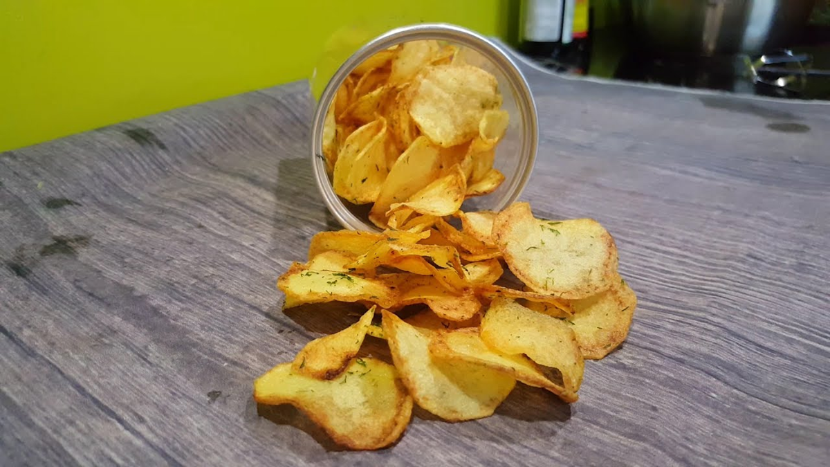 B&eacute; 12 tuổi nhập viện nguy kịch v&igrave; được &ocirc;ng b&agrave; cho ăn m&oacute;n &ldquo;vạn người m&ecirc;&rdquo; thay cơm- Ảnh 1.