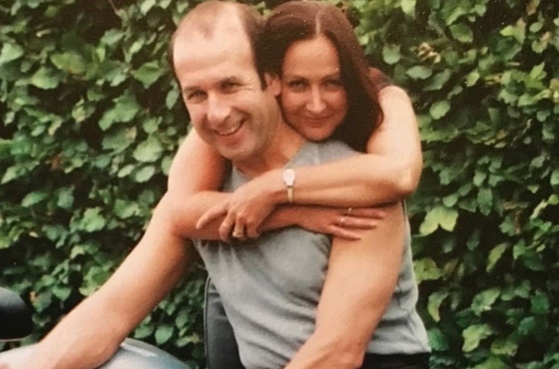 Bố mẹ tử vong v&igrave; loại ung thư &ldquo;nguy hiểm nhất&rdquo;, con g&aacute;i kể lại dấu hiệu ban đầu &iacute;t ai ngờ tới- Ảnh 1.