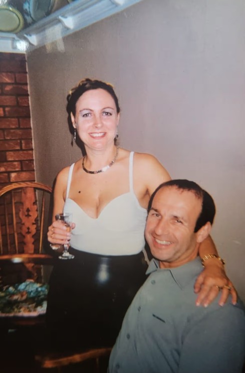 Bố mẹ tử vong v&igrave; loại ung thư &ldquo;nguy hiểm nhất&rdquo;, con g&aacute;i kể lại dấu hiệu ban đầu &iacute;t ai ngờ tới- Ảnh 3.