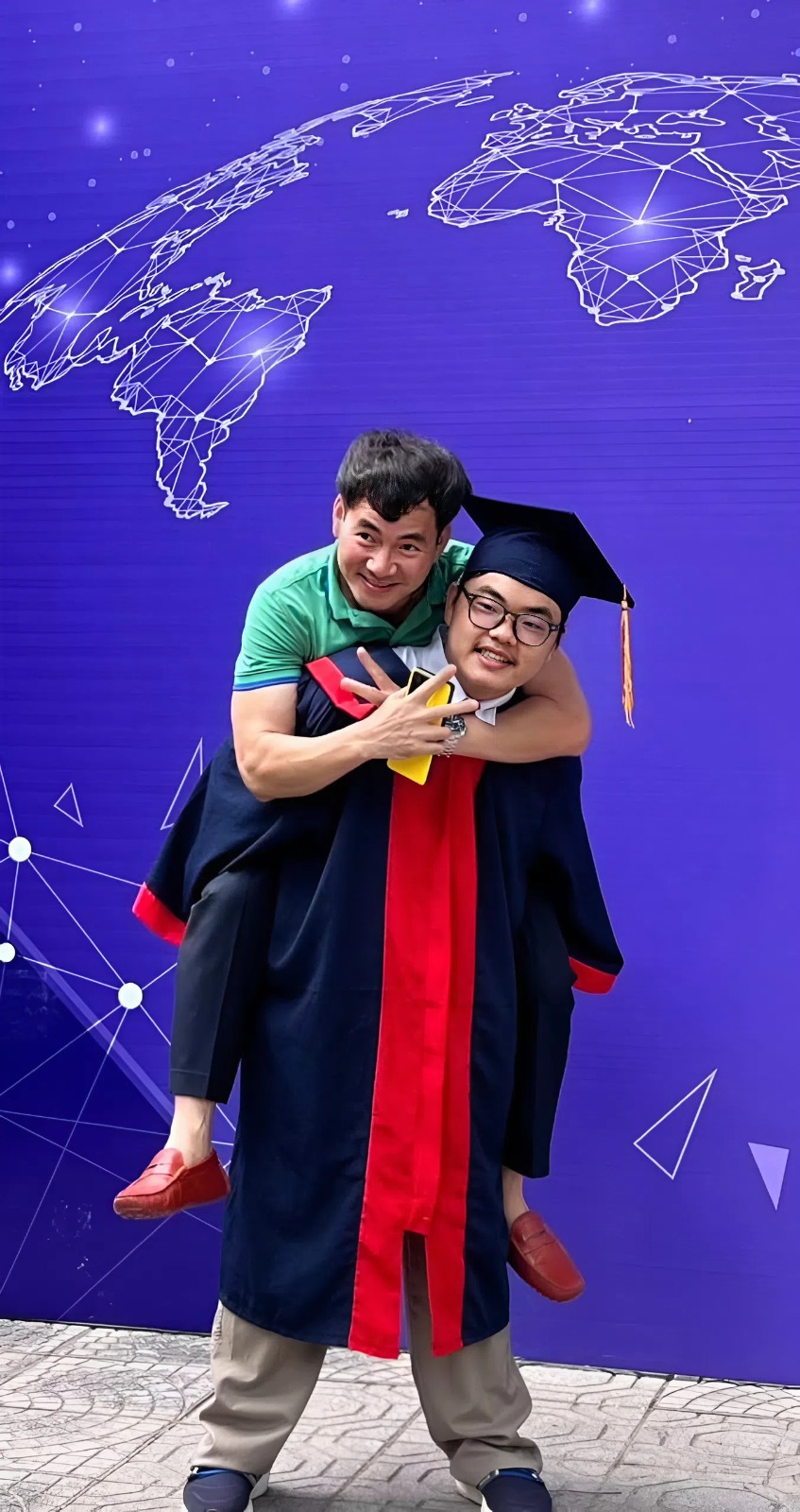 Cục trưởng Xu&acirc;n Bắc bất ngờ khi con trai Bi b&eacute;o dậy từ 4h s&aacute;ng để học b&agrave;i: "&Ocirc;ng m&agrave; dậy được th&igrave; t&ocirc;i đi bằng đầu"- Ảnh 4.