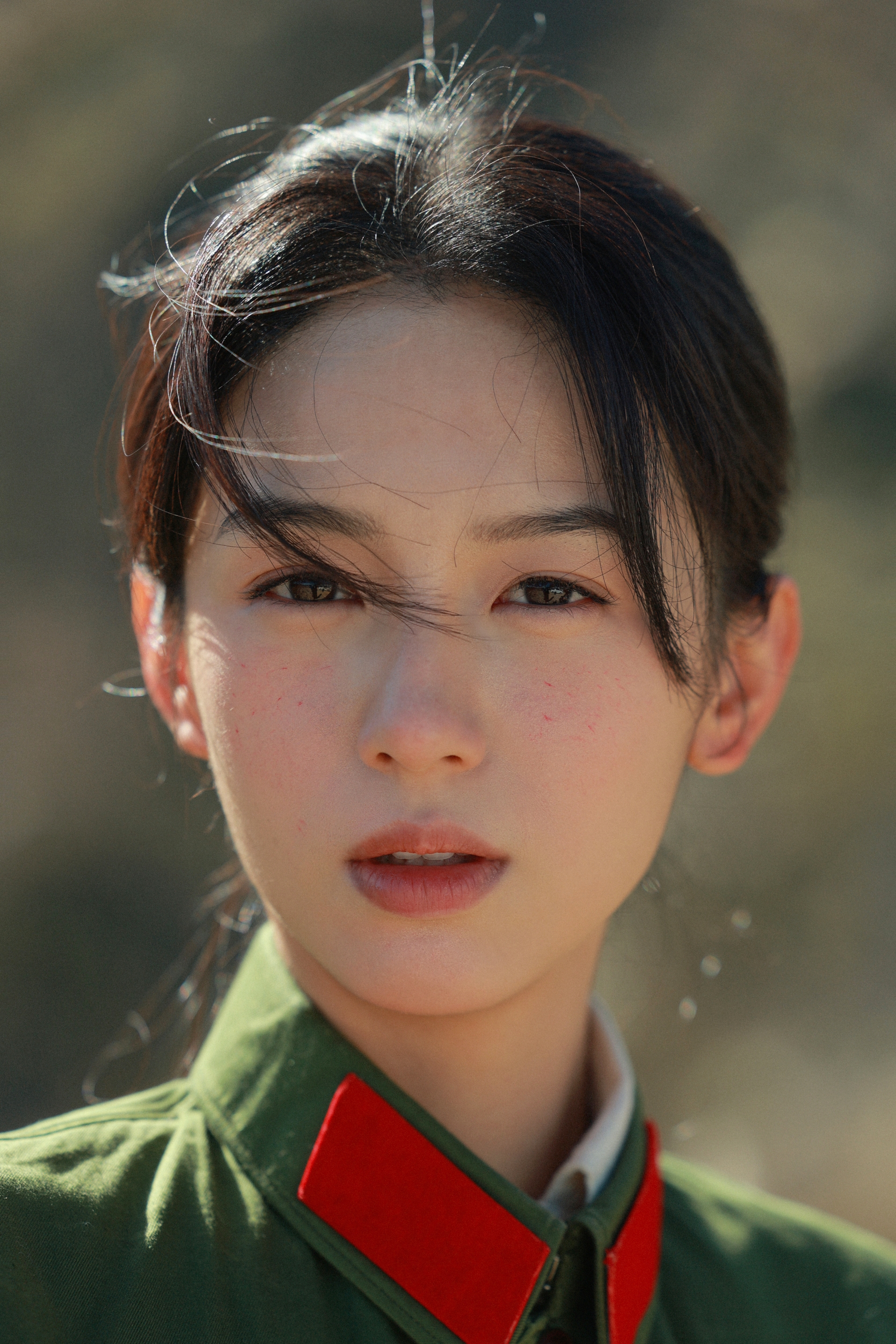 Mỹ nh&acirc;n đẹp chấn động thế gian đọc kịch bản th&ocirc;i sao hot qu&aacute; vậy: Mặt mộc ho&agrave;n mỹ đến từng lỗ ch&acirc;n l&ocirc;ng- Ảnh 6.