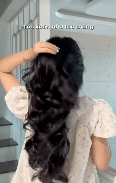 C&ocirc; n&agrave;ng n&agrave;y khoe m&aacute;i t&oacute;c đen b&oacute;ng v&agrave; tua tủa t&oacute;c con: B&iacute; mật nằm ở bước ủ với lọ dầu dưỡng gi&aacute; hơn 100k- Ảnh 22.