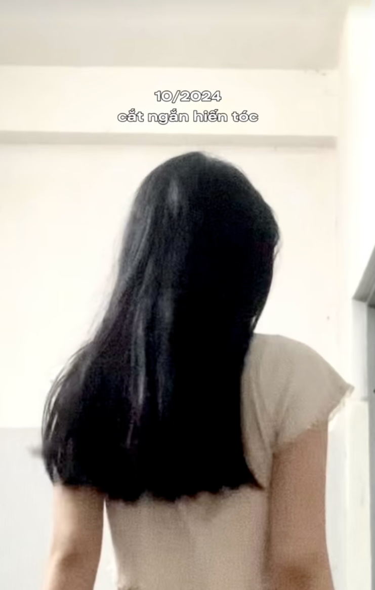 C&ocirc; n&agrave;ng n&agrave;y khoe m&aacute;i t&oacute;c đen b&oacute;ng v&agrave; tua tủa t&oacute;c con: B&iacute; mật nằm ở bước ủ với lọ dầu dưỡng gi&aacute; hơn 100k- Ảnh 19.