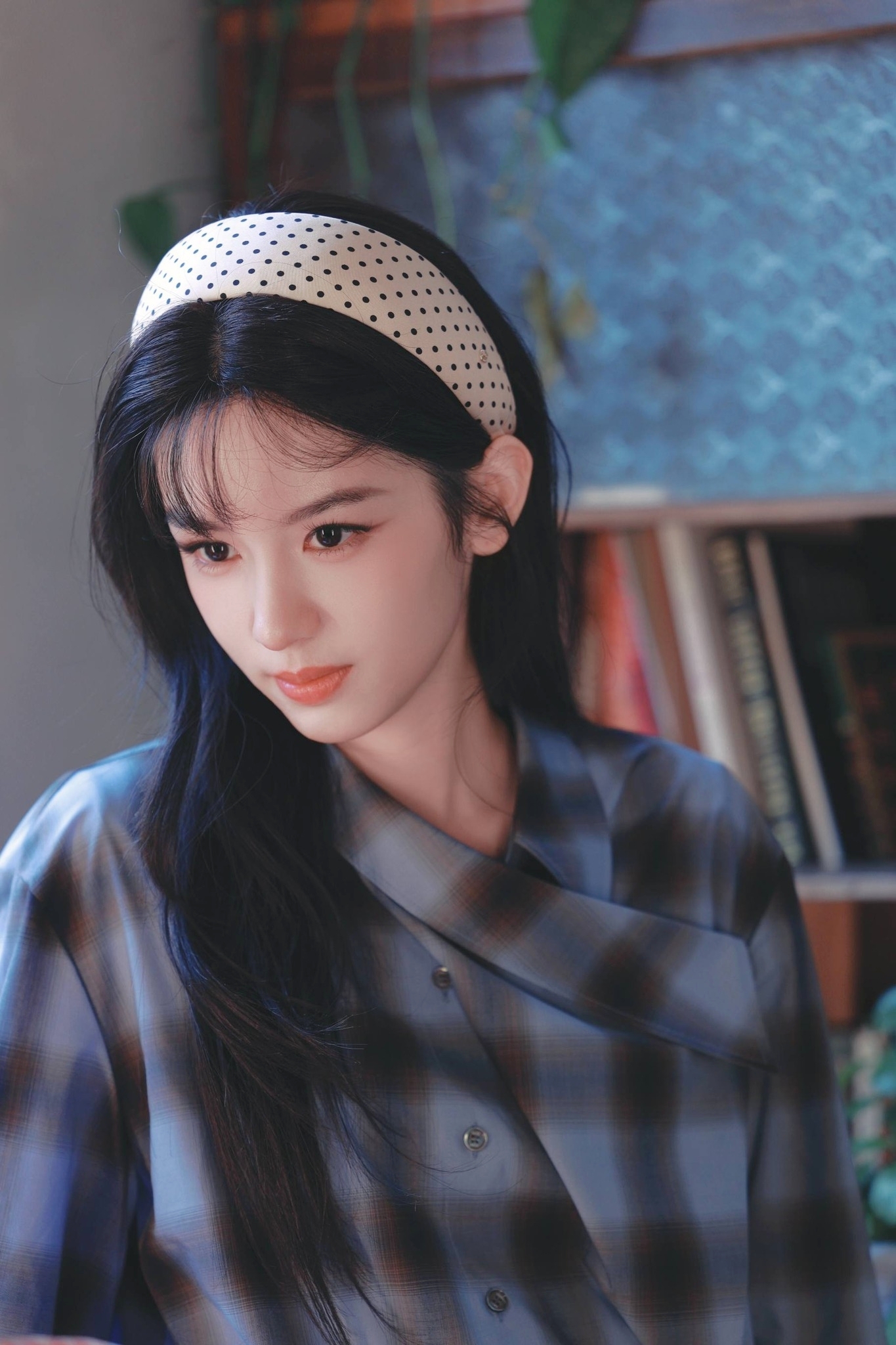 Mỹ nh&acirc;n đẹp chấn động thế gian đọc kịch bản th&ocirc;i sao hot qu&aacute; vậy: Mặt mộc ho&agrave;n mỹ đến từng lỗ ch&acirc;n l&ocirc;ng- Ảnh 8.