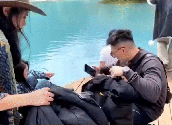 Sĩ quan đặc c&ocirc;ng 3 đời theo binh nghiệp cưới mỹ nh&acirc;n giới giải tr&iacute;: H&ocirc;n nh&acirc;n 8 năm sau ng&agrave;y bị phản đối kịch liệt- Ảnh 6.