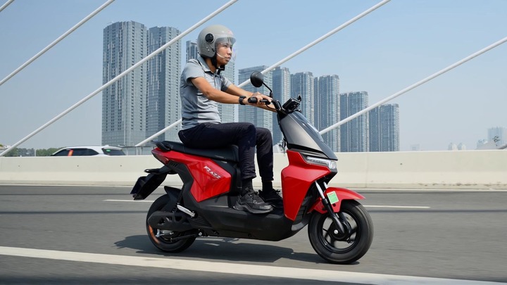 Những mẫu xe m&aacute;y điện kh&ocirc;ng cần bằng l&aacute;i- Ảnh 1.