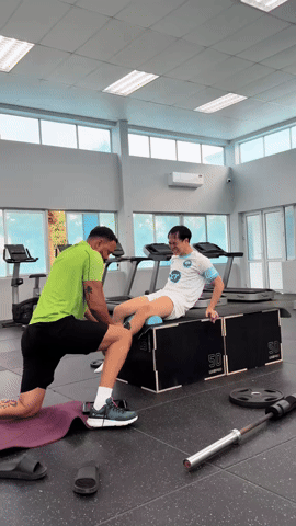 Văn To&agrave;n đau đớn qu&aacute;!- Ảnh 3.