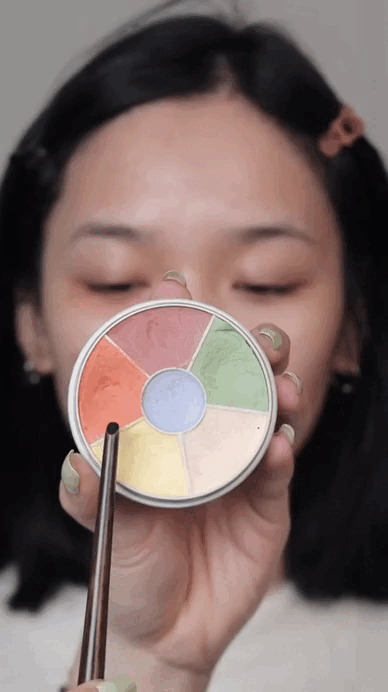 BTV l&agrave;m đẹp khuy&ecirc;n chị em d&ugrave;ng &ldquo;bảo bối&rdquo; n&agrave;y: Gi&uacute;p lớp makeup đẹp trong veo như tr&aacute;ng gương, nhan sắc thăng hạng v&ugrave; v&ugrave;- Ảnh 1.