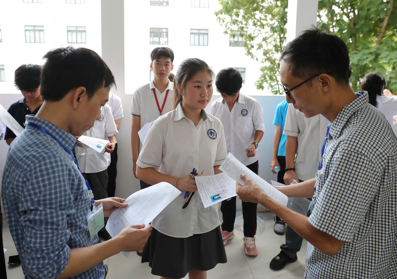 Chuẩn bị đủ chỗ học trước khi phổ cập THPT- Ảnh 1.