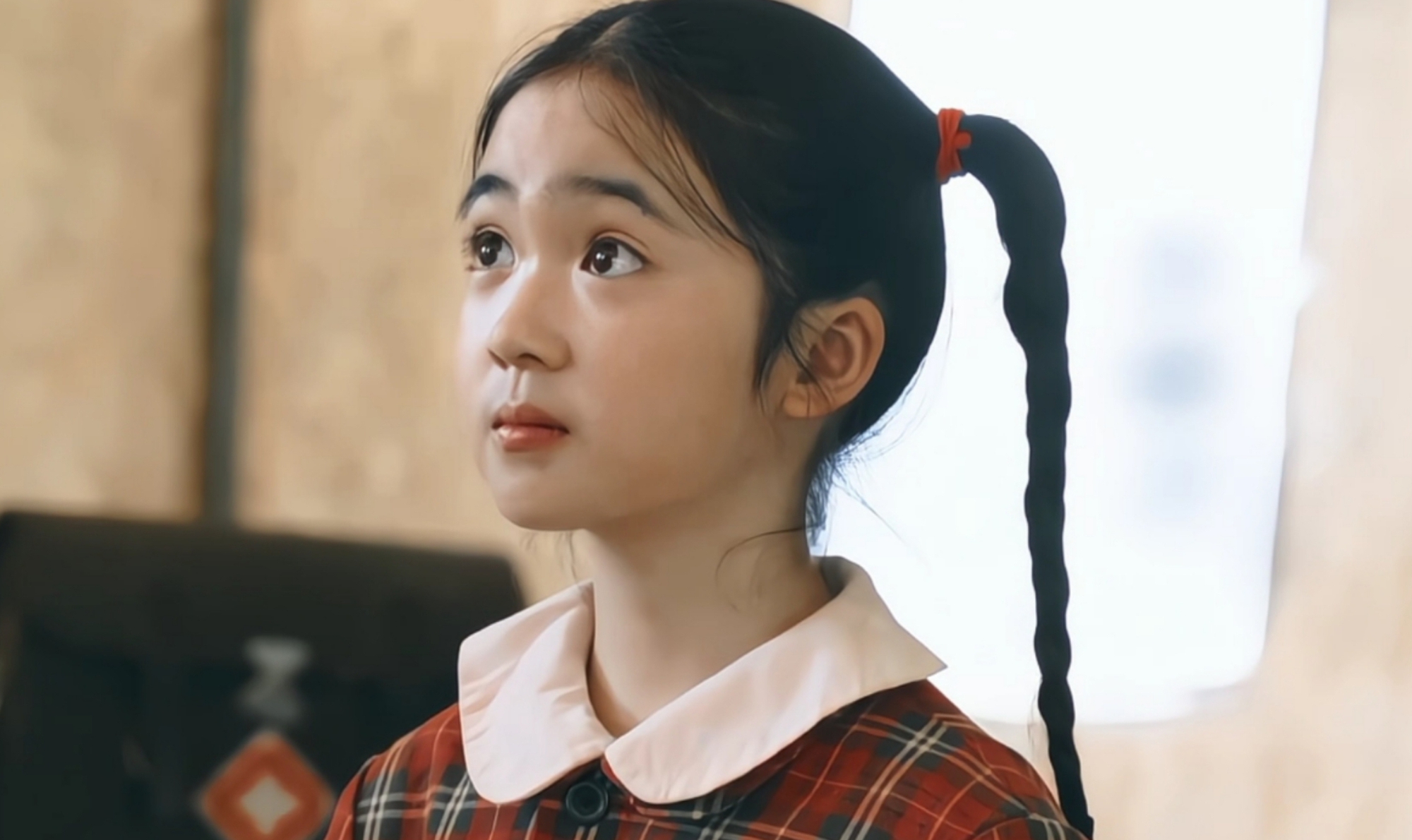 Hiếm lắm mới c&oacute; c&ocirc; b&eacute; 12 tuổi đ&atilde; ra d&aacute;ng mỹ nh&acirc;n: Nhan sắc bạc tỷ kh&ocirc;ng mua nổi, 1 năm đ&oacute;ng 12 phim qu&aacute; đỉnh- Ảnh 1.