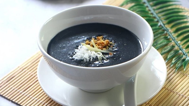 Nhiều phụ nữ m&ecirc; ăn m&egrave; đen mỗi ng&agrave;y để đẹp t&oacute;c, bổ m&aacute;u nhưng lại bỏ qua những rủi ro sức khỏe n&agrave;y- Ảnh 2.