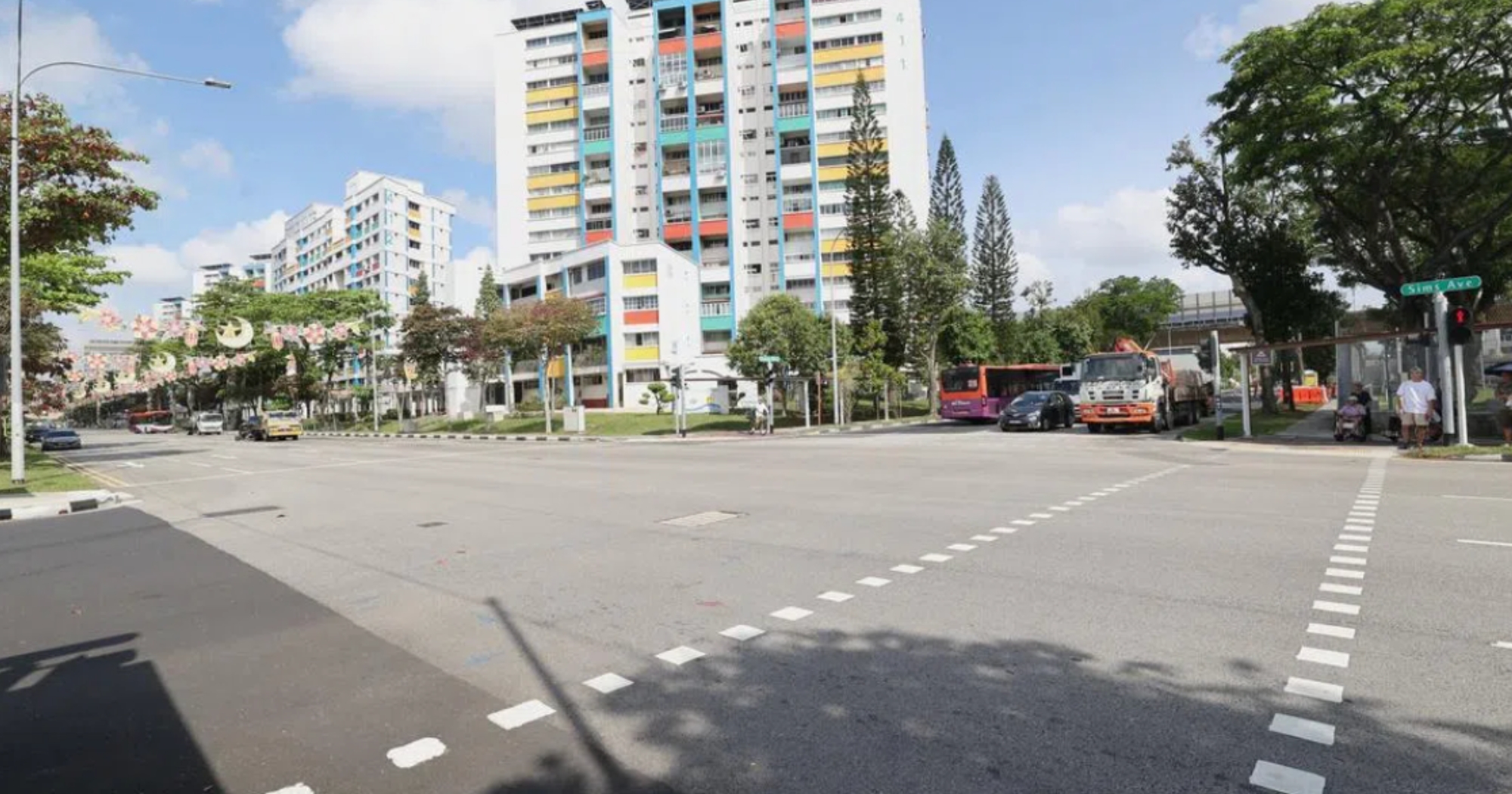 Vừa cưới chưa l&acirc;u, người phụ nữ đạp xe đi mua đồ ăn gặp tai nạn xe tải, tử vong- Ảnh 1.