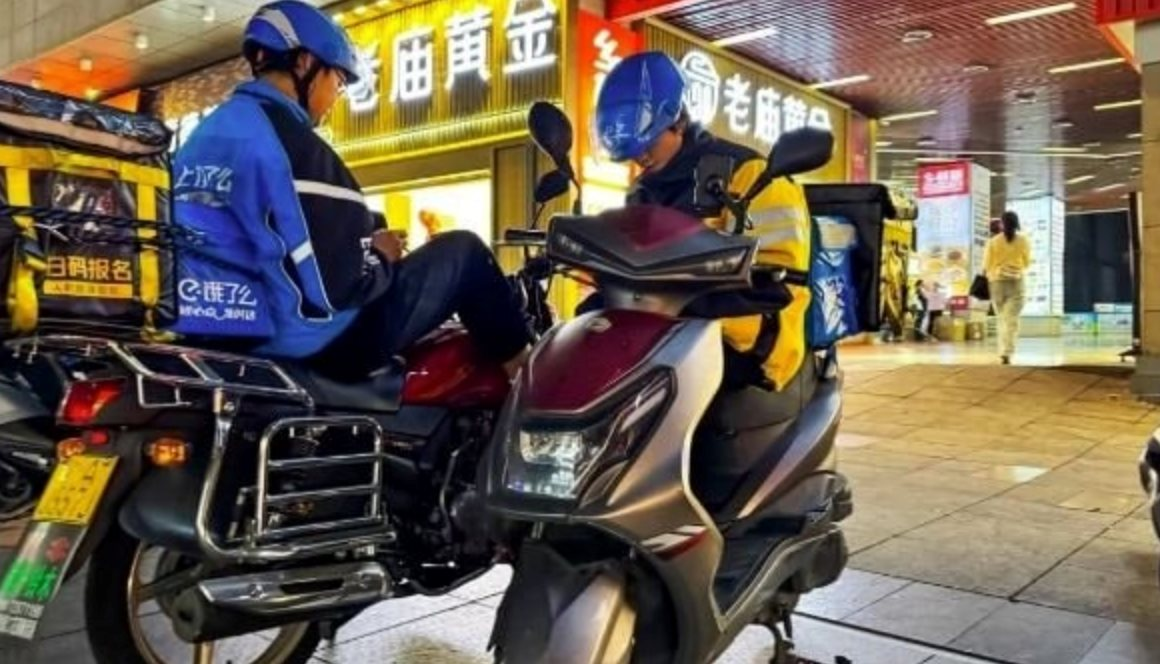 Buồn của nghề shipper: L&agrave;m 6 năm vẫn ngại mặc đồng phục v&igrave; sợ miệt thị, bị coi như v&ocirc; h&igrave;nh d&ugrave; giao 120 đơn/ng&agrave;y- Ảnh 1.