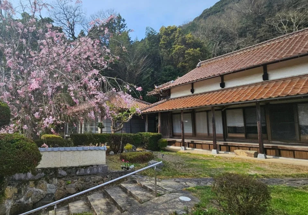 Cặp vợ chồng chi hơn 578 triệu đồng mua 1 căn nh&agrave; bỏ hoang ở Nhật để nghỉ hưu: &ldquo;Ch&uacute;ng t&ocirc;i kh&ocirc;ng định kiếm tiền từ n&oacute;&rdquo;- Ảnh 3.