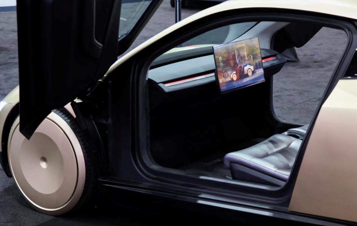 Elon Musk đặt cược tương lai Tesla v&agrave;o chiếc xe kh&ocirc;ng v&ocirc; lăng, kh&ocirc;ng phanh: Sản xuất 2 triệu chiếc mỗi năm, nếu th&agrave;nh c&ocirc;ng sẽ thay đổi cả ng&agrave;nh xe điện- Ảnh 2.