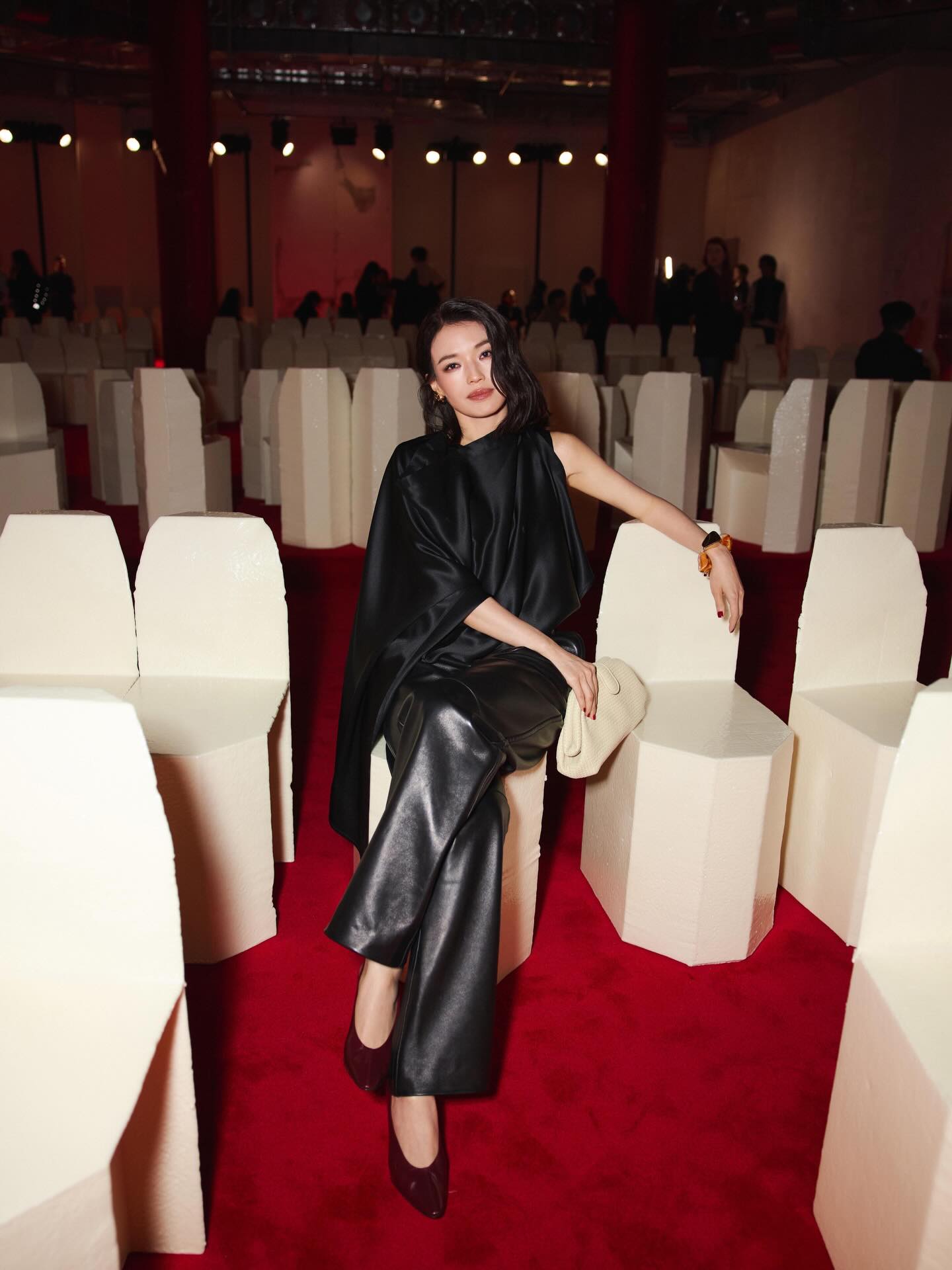 Jeon Ji Hyun vs Thư Kỳ: Cặp kỳ ph&ugrave;ng địch thủ U50 ầm ĩ nhất l&uacute;c n&agrave;y, chỉ ngắm th&ocirc;i chứ kh&ocirc;ng thể lựa chọn- Ảnh 6.