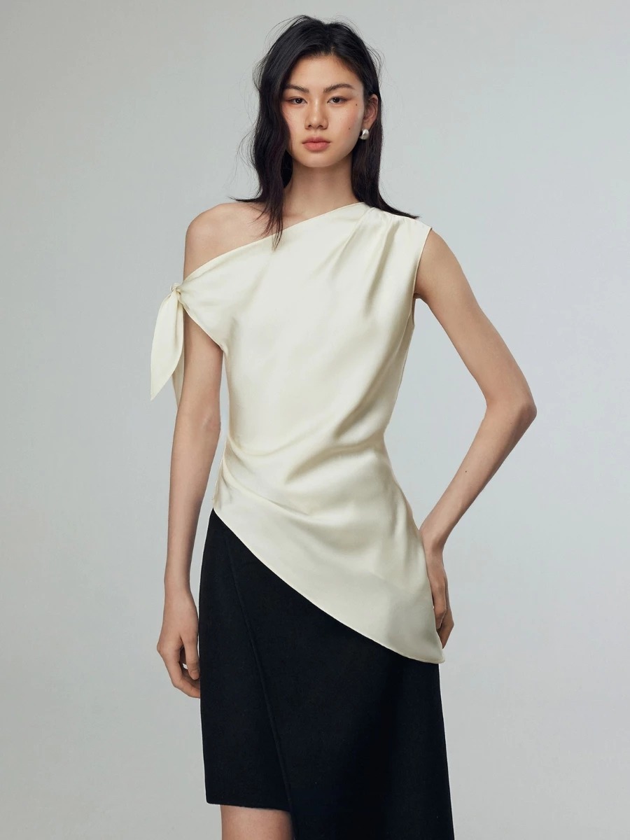 Hội mặc đẹp to&agrave;n cầu đều "thủ" chiếc &aacute;o n&agrave;y trong tủ: Xinh đứ đừ, diện c&ugrave;ng ch&acirc;n v&aacute;y hay quần jeans đều hợp v&ocirc; đối- Ảnh 22.