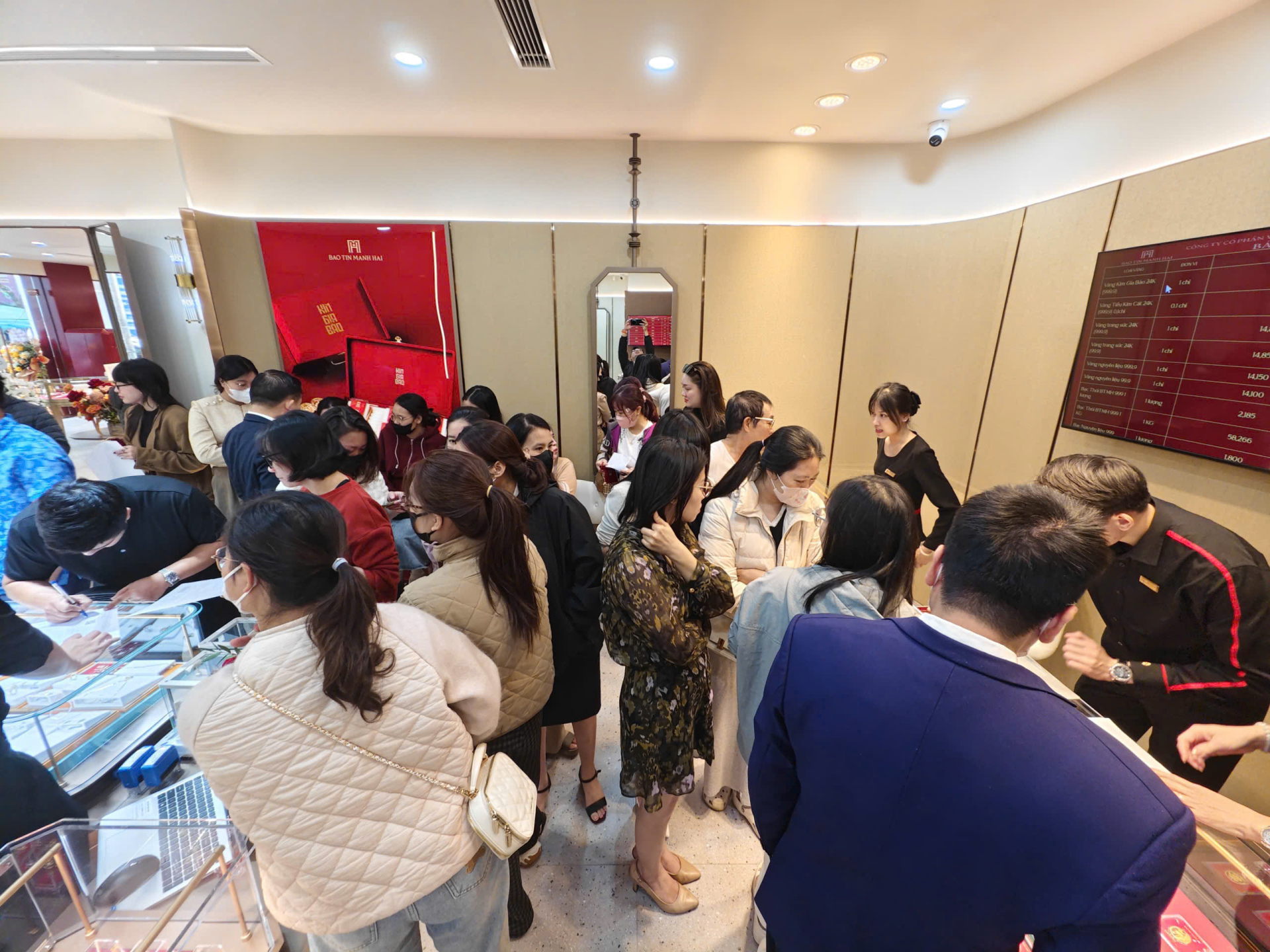 Giải m&atilde; sức h&uacute;t BST trang sức lấy cảm hứng từ T&ugrave;ng - C&uacute;c - Tr&uacute;c của Bảo T&iacute;n Mạnh Hải: Vừa l&ecirc;n kệ đ&atilde; &ldquo;ch&aacute;y h&agrave;ng"- Ảnh 5.